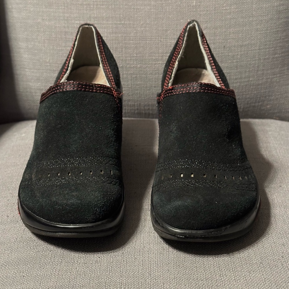 J-41 Adventure On Womens Brooke Clogs Shoes Black Leather Stitched Slip On Sz 6